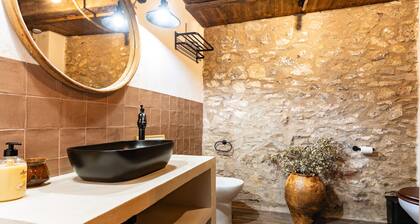 Rural House 'Parreta Estancia El Refugio' with Mountain Views, Private Terrace and Private Garden