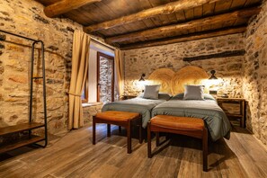 4 habitaciones, tabla de planchar con plancha y ropa de cama 