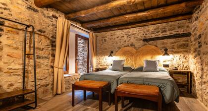 Country House 'Parreta Estancia El Refugio' with Mountain View, Private Terrace and Private Garden
