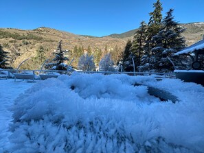 Property grounds - Apartment '202' with Shared Garden, Balcony and Wi-Fi (Brides-les-Bains)