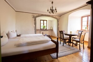 1 chambre, coffres-forts dans les chambres, bureau, Wi-Fi gratuit