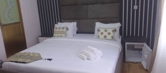 Chic 1-bedroom apartment with AC, WiFi in fabulous Yenagoa, city center Bayelsa