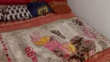 Double Room | 1 bedroom, laptop workspace, bed sheets