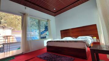 Casa de campo, vista a la montaña | 1 habitación, espacio para trabajar con laptop y ropa de cama