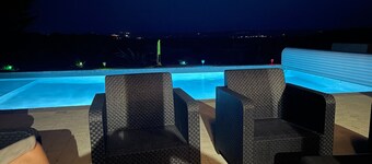 Maison de vacances 'Opuceb' avec vue sur la montagne, Wi-Fi et climatisation
