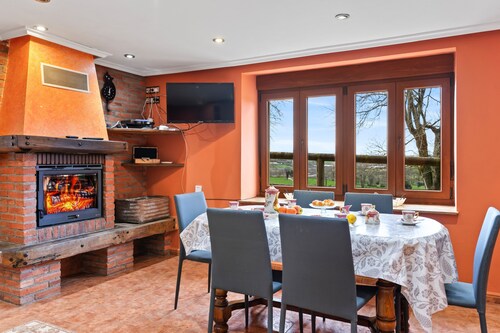Rural house 'Nueva' with mountain views, private terrace and Wi-Fi