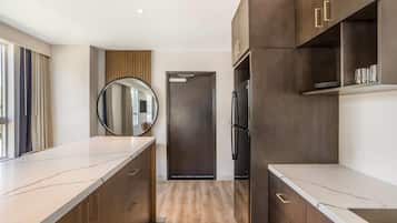 Suite, 1 kingsize-seng med sovesofa, ikke-røyk (Efficiency, Upgrade) | Safe på rommet, skrivebord og skrivebord for bærbar PC