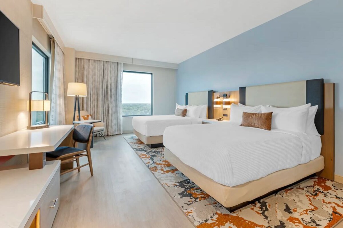 2 Queen Beds Nonsmoking
