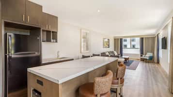 Suite, 1 King Bed with Sofa bed, Non Smoking (Efficiency, Upgrade) | In-room safe, desk, laptop workspace, blackout drapes