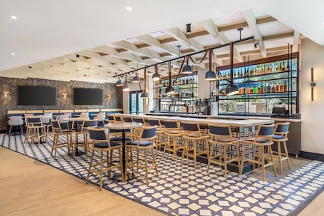 Café da manhã e jantar, culinÔria local