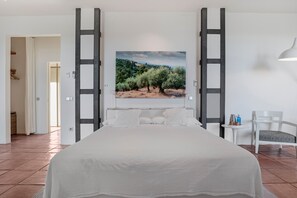 5 slaapkamers, een strijkplank/strijkijzer, gratis wifi, beddengoed