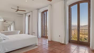 5 bedrooms, iron/ironing board, free WiFi, bed sheets