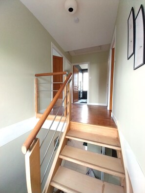 Interior - Yellow Shutters. House 350 m from the beach and in the center of town. (Porspoder)