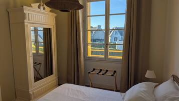 4 chambres, fer et planche à repasser, lit parapluie, Wi-Fi gratuit