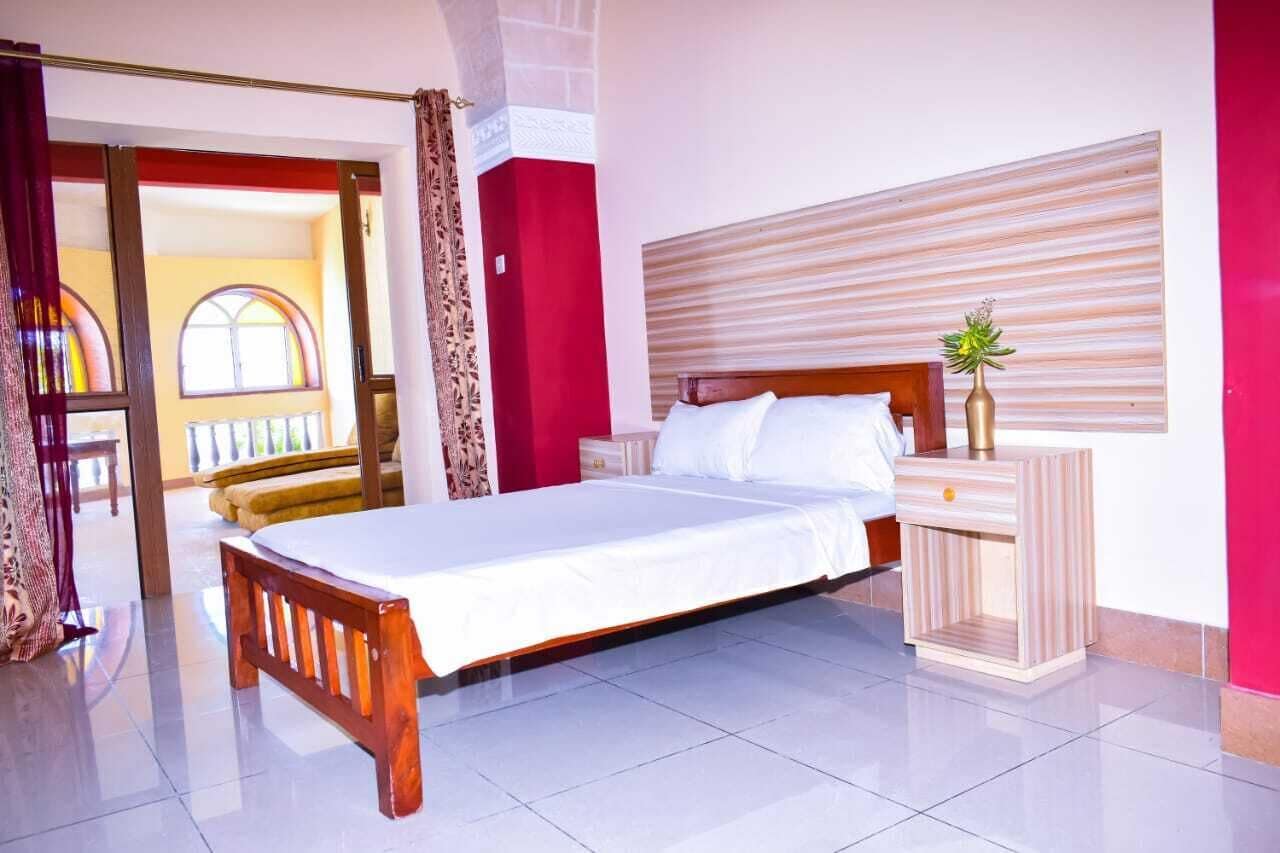 Quarto casal luxo, vista para a piscina | Roupas de cama antialérgicas, escrivaninha