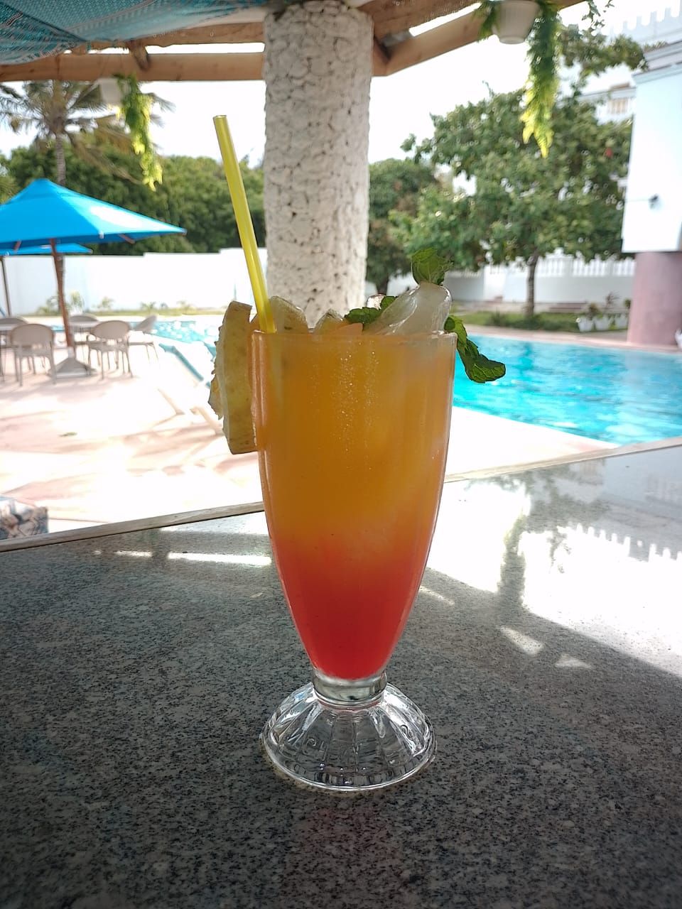 Bar en bord de piscine