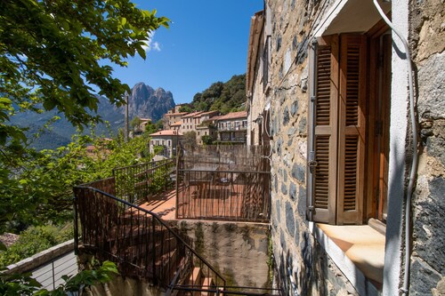 Chez Marla Apartment in Ota – Mountain Views and Serenity in the Heart of Corsica