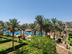 حمّام سباحة خارجي