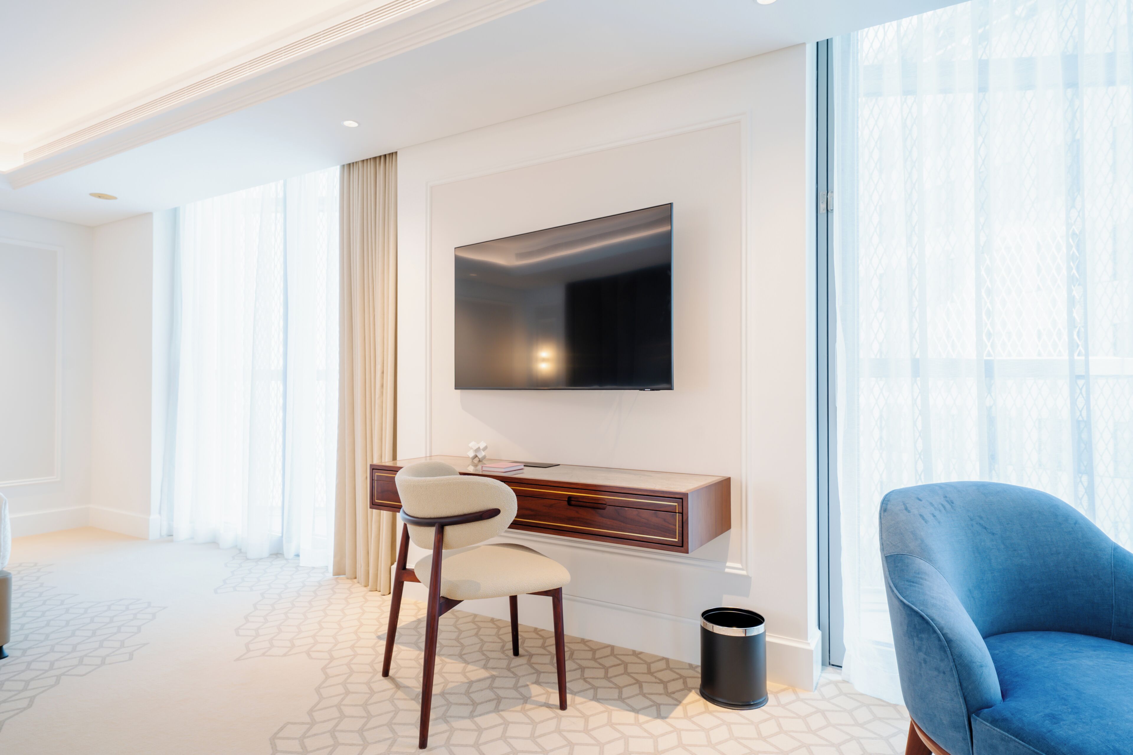 Luxury Studio Apartment | Egyptian cotton sheets, premium bedding, iron/ironing board, bed sheets