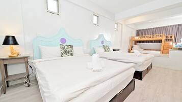 Deluxe Six Person Room | Individually decorated, laptop workspace, free WiFi