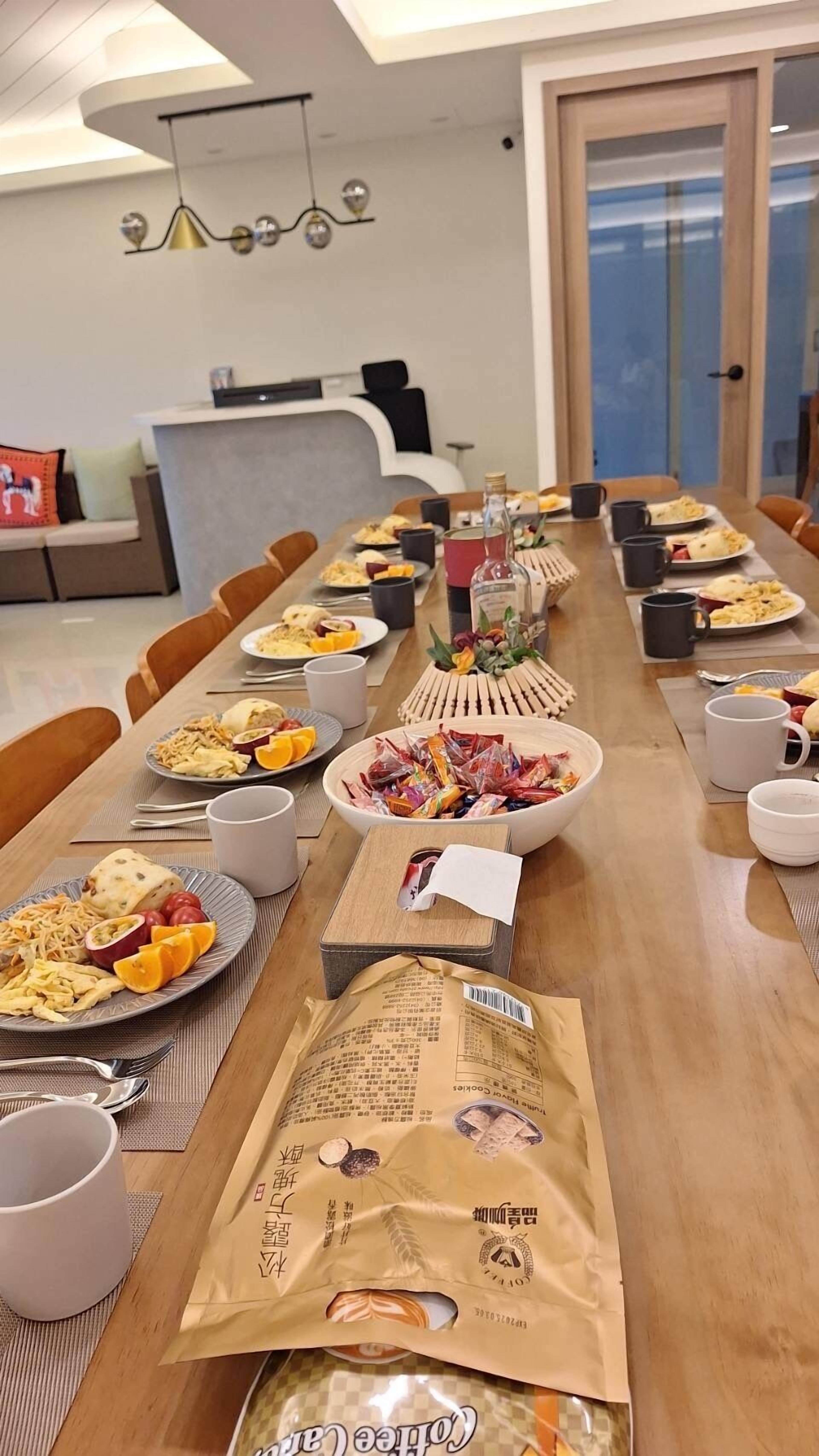 Desayuno con opciones de la cocina local incluido todos los días 