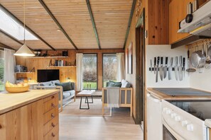 Fridge, oven, stovetop, coffee/tea maker - Cozy summer house in Trend (Løgstør)