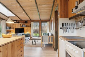 Fridge, oven, stovetop, coffee/tea maker - Cozy summer house in Trend (Løgstør)