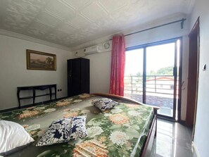 Leilighet – comfort, sjøutsikt | Lydisolert og strykejern/-brett