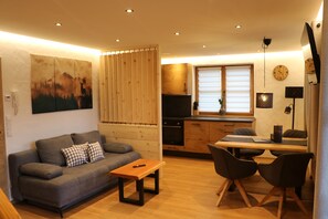 TV, books - The mountain nest Farchant (Farchant)