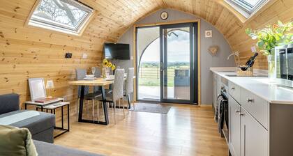 2 bedroom accommodation in Yeovil