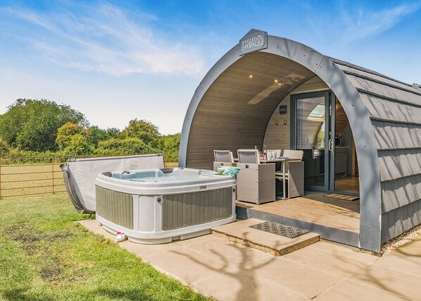 Unclassified image, 1 of 19, button