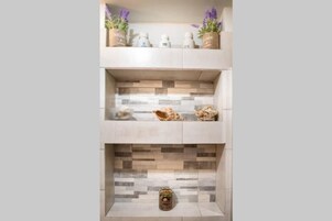 Superior Apartment, 2 Bedrooms, Patio | Bathroom | Bathtub, hair dryer, towels, soap