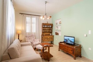 Superior Apartment, 2 Bedrooms, Patio | Living area | 40-inch flat-screen TV with digital channels - Contessa Elli Residences (Kefalonia)
