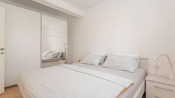 2 Schlafzimmer, Bügeleisen/Bügelbrett, Reisekinderbett, kostenloses WLAN