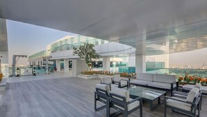 Apartment | 1 bedroom - Lux 1BR w World Highest Sky Track Rooftop Pool (Dubai)