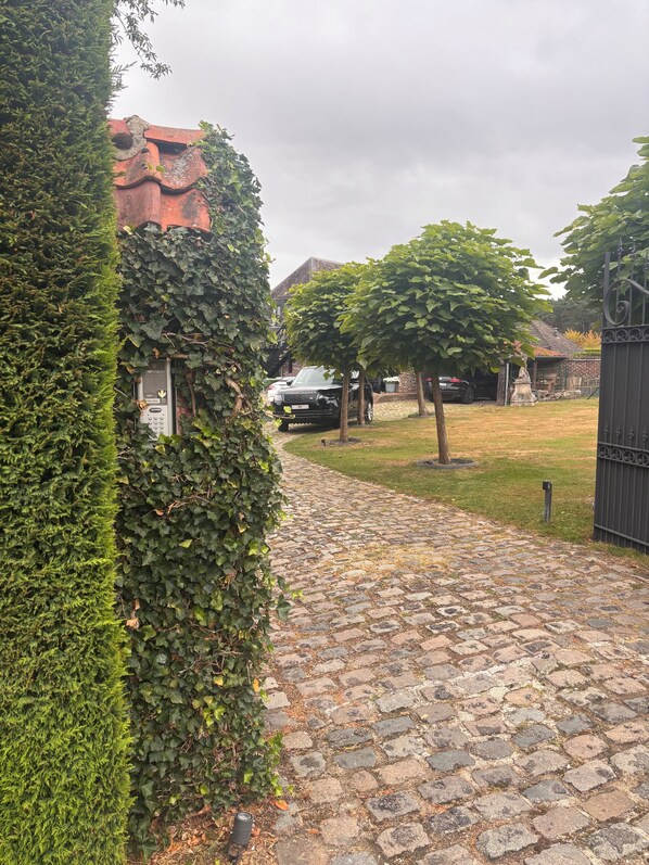 Property grounds - Chambre d'hôtes, the jewel (Lasne)