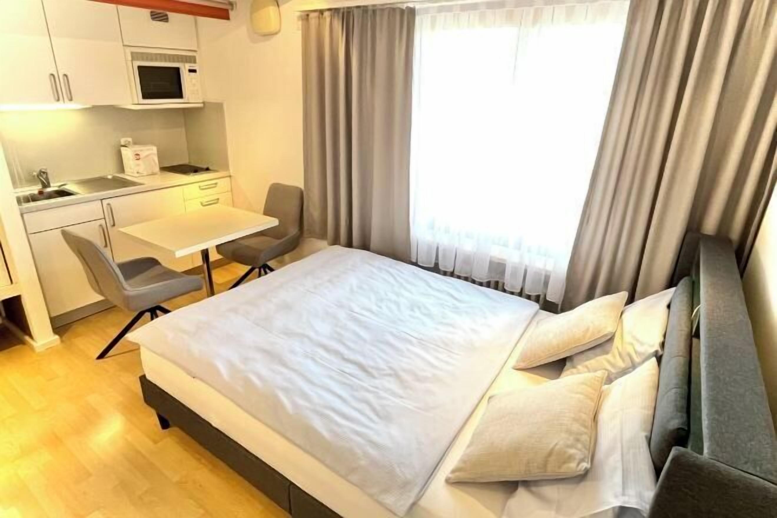 Desk, laptop workspace, free WiFi