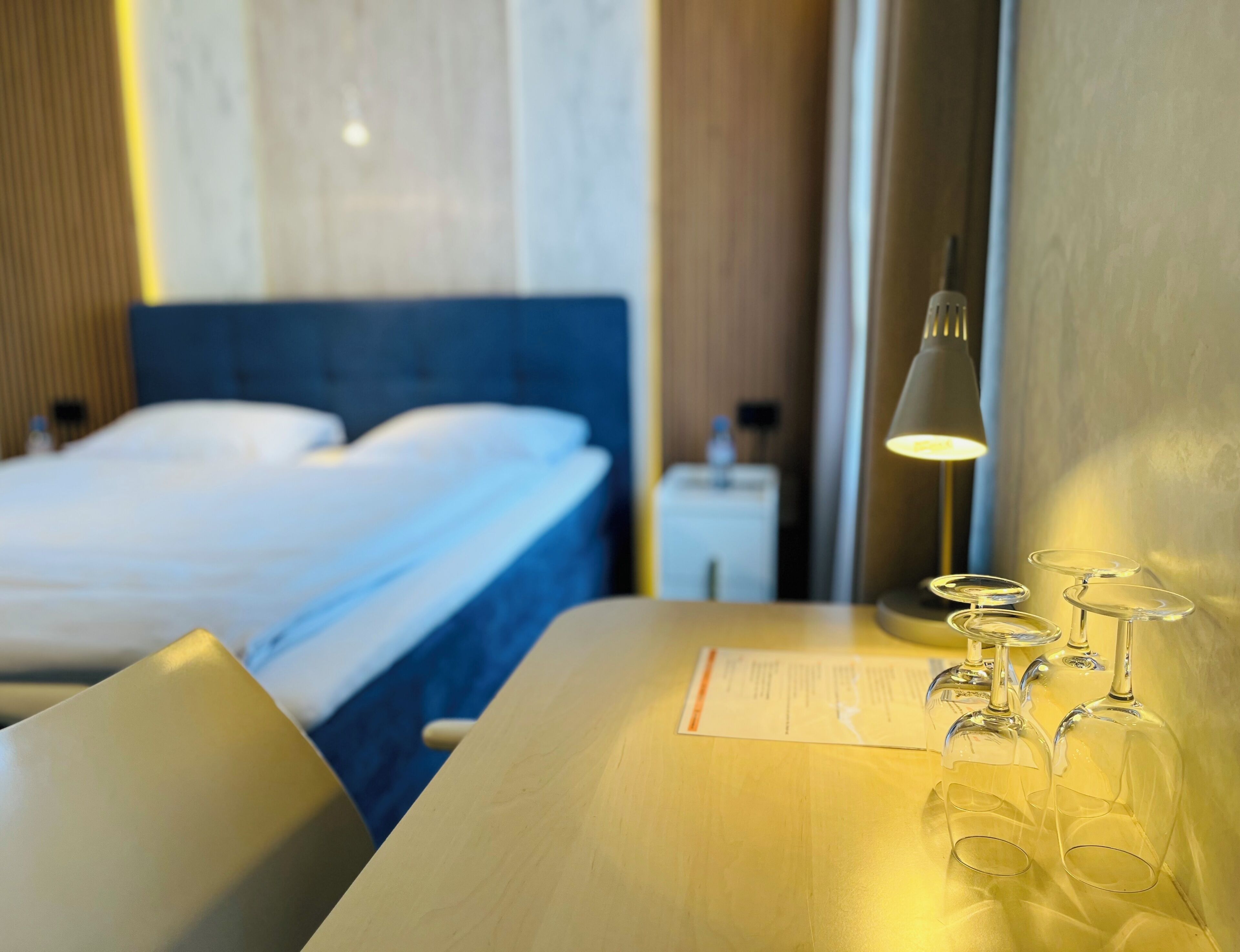 Kamar Double | Meja kerja, ruang kerja ramah laptop, dan Wi-Fi gratis