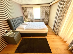 Business Double Room | 1 bedroom, desk, laptop workspace, free WiFi