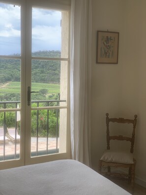 Dreibettzimmer, mit Bad, Parkblick