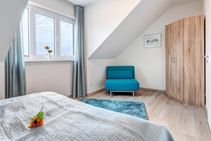 2 bedrooms, desk, iron/ironing board, free WiFi
