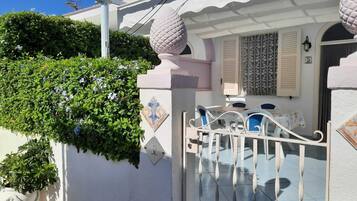 Apartment, 1 Bedroom, Smoking, Private Pool | Outdoor dining