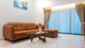 Family Διαμέρισμα | Περιοχή καθιστικού | Τηλεόραση Smart 43 ιντσών με ψηφιακά κανάλια