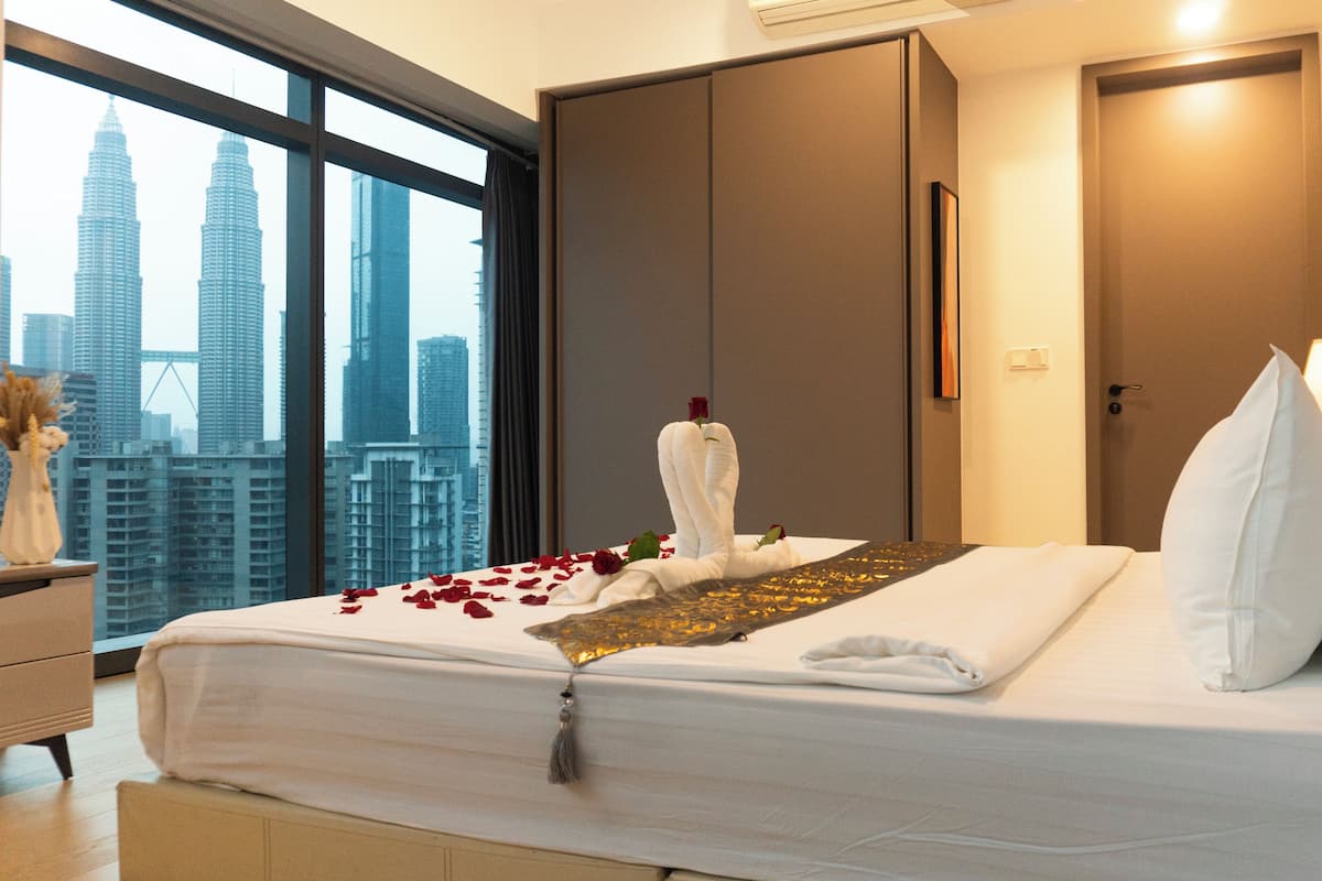 Premium Two bedrooms Apartment (Petronas Twin Towers View)