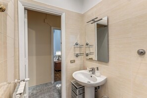 Hair dryer, towels, soap, shampoo - Musei Vaticani Apartamento per 8 persone (Rome)