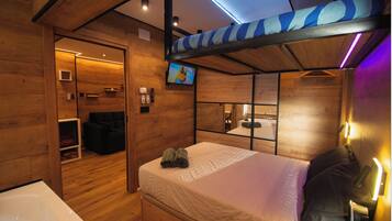 1 bedroom, travel cot, WiFi, bed sheets