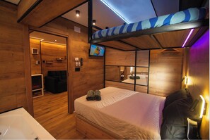 1 室のベッドルーム、旅行用ベビーベッド、WiFi、ベッドシーツ