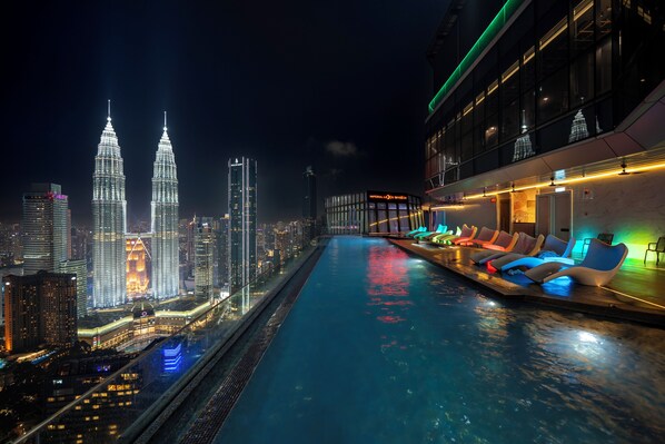 Outdoor pool - Imperial Luxury Suites KLCC by Moonway (Kuala Lumpur)