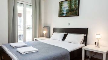 1 bedroom, iron/ironing board, bed sheets