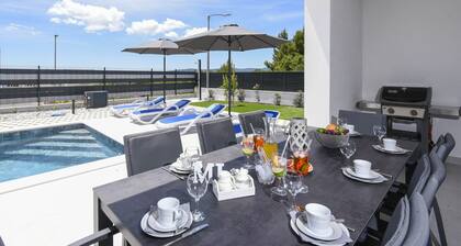 Villa Mi - Villa with four bedrooms and swimming pool